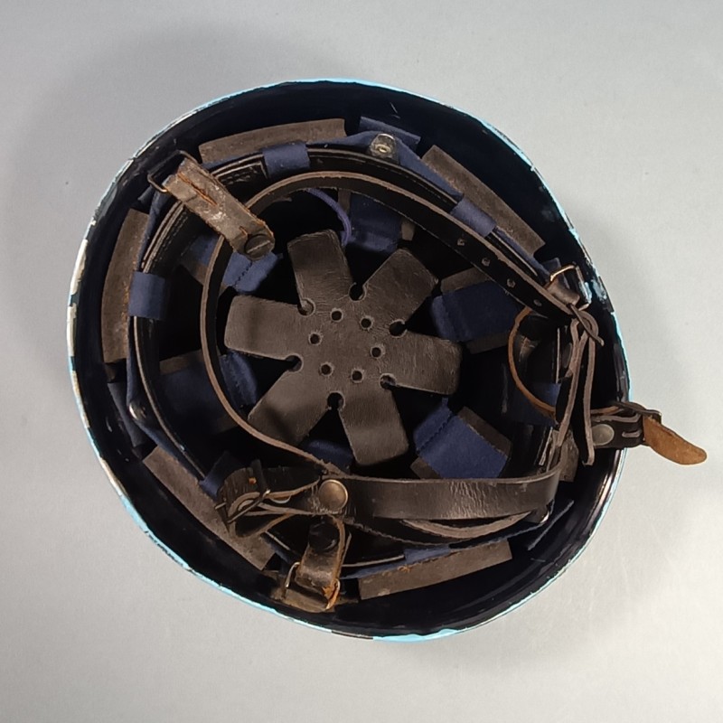 CASQUE F1 ARMEE FRANCAISE GENDARMERIE POUR MANDAT ONU UN PEINTURE BLEUE LEGION ETRANGERE ET TTA DATE 1992